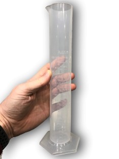 Plastikinis matavimo cilindras su skale 250 ml